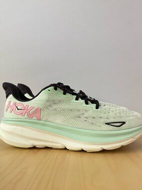 HOKA Women's Clifton 9 running shoe | US 10.5B